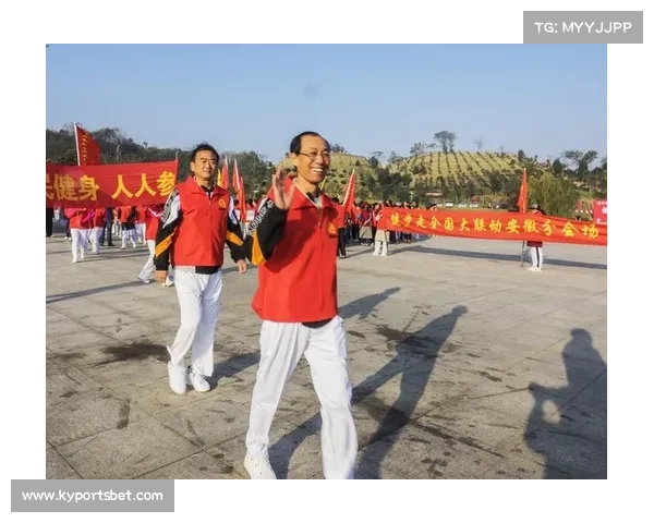 伊春健步走启动仪式举行 青少年篮球秀点燃儿童运动热情 伊春健步走启动仪式举行 青少年篮球秀点燃儿童运动热情